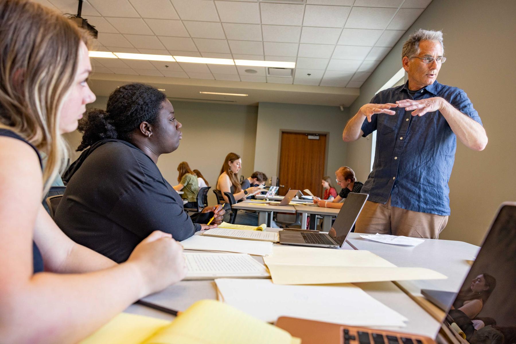 Steve Soper teaching a History class at the University of Georgia