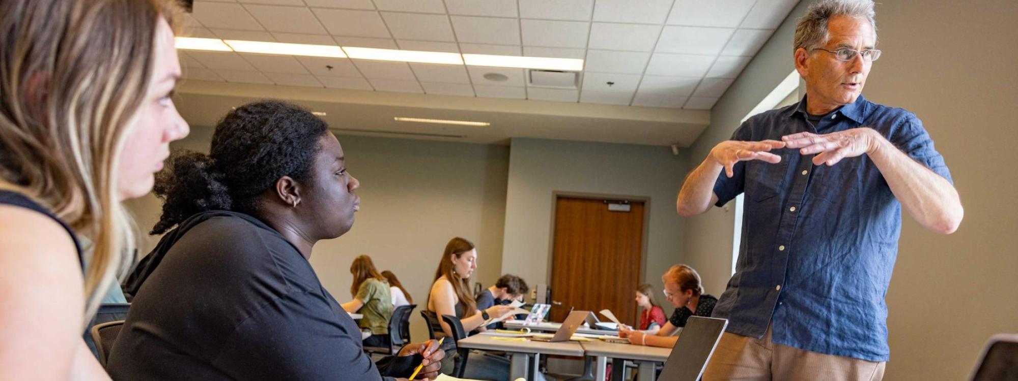 Steve Soper teaching a History class at the University of Georgia