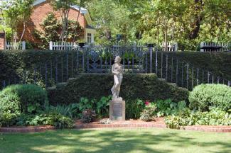 Photo of UGA Founders garden