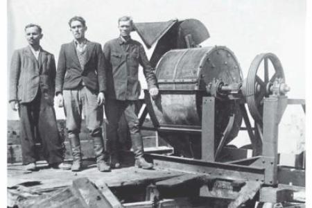 photo from course flyer for HIST3735 on deportation and genocide